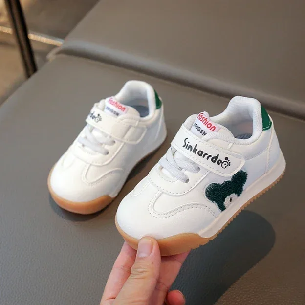 Baby Girls Boys Casual Shoes Toddlers Kids Running Sports Shoes Cartoon Bear Embroidered Fashion Classic Children White Sneakers