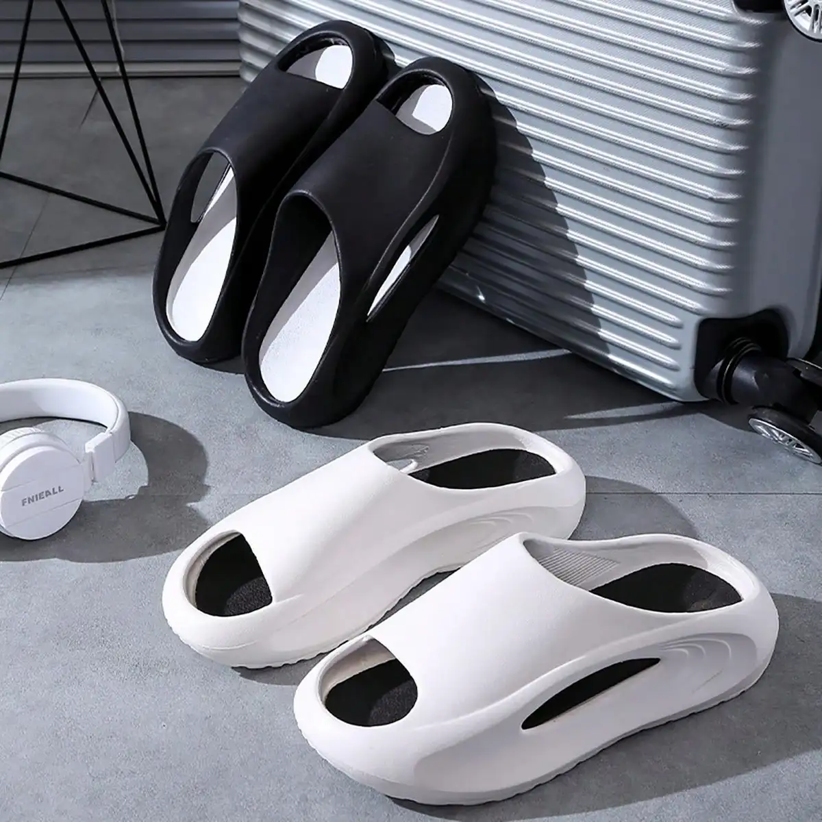 Summer Slippers for Men and Women Thick Bottom Eva Step on the Poop Feeling Outside Wear Non-slip Casual Bathroom Slippers — view 3