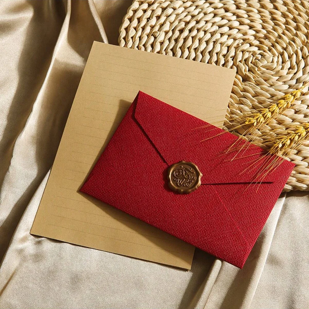 Elegant Greeting Cards Set with Envelopes and Stylish Gold Stickers