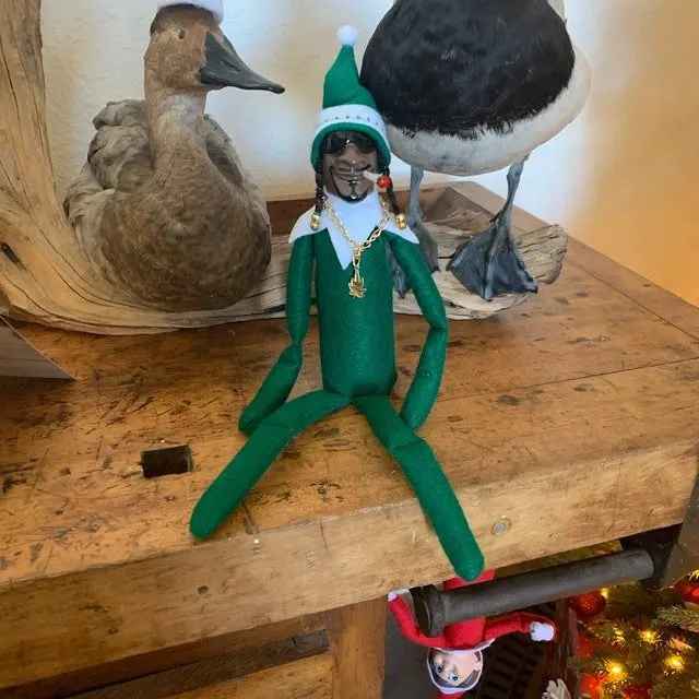 Snoop on A Stoop Christmas Elf Doll Christmas Decoration Elf