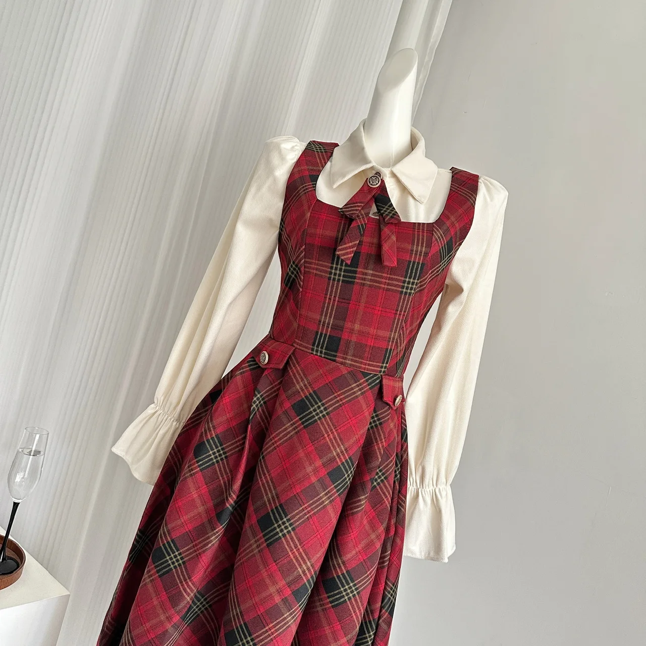 French Vintage Two-piece Dress Set Women Flare Sleeve Shirt Red Plaid Strap Dress A-line Autumn Winter New Christmas Party Dress