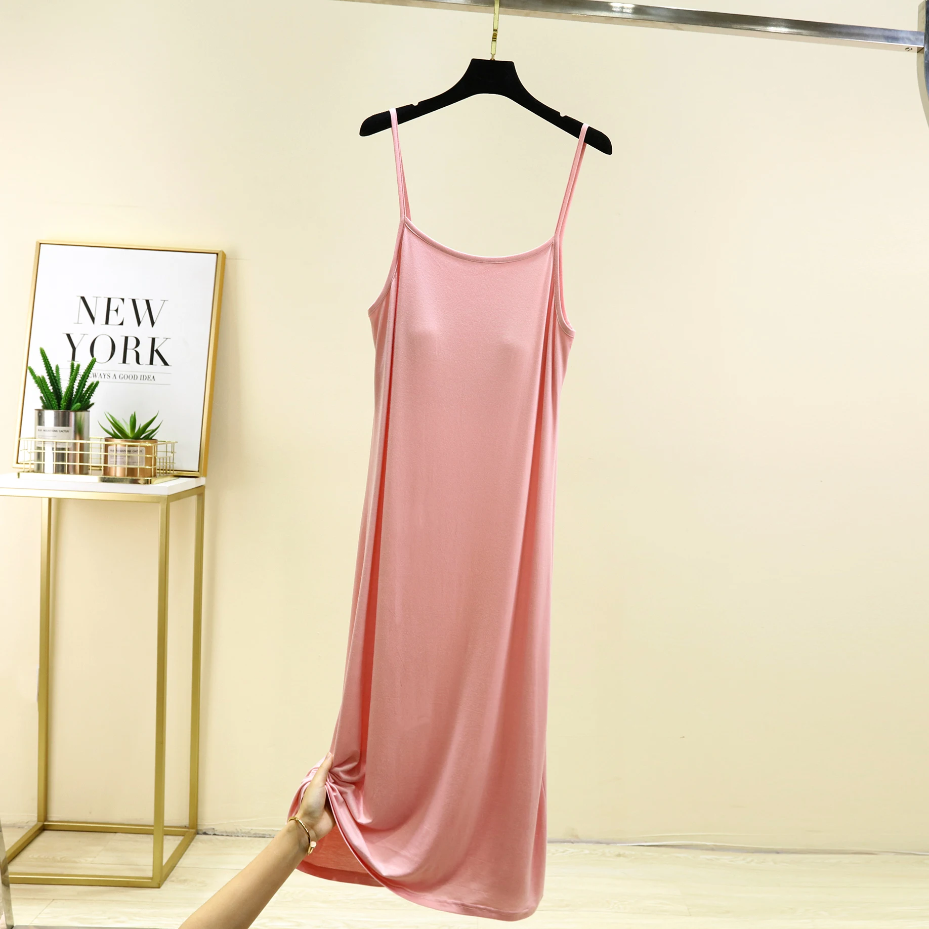 Mid-length light pink