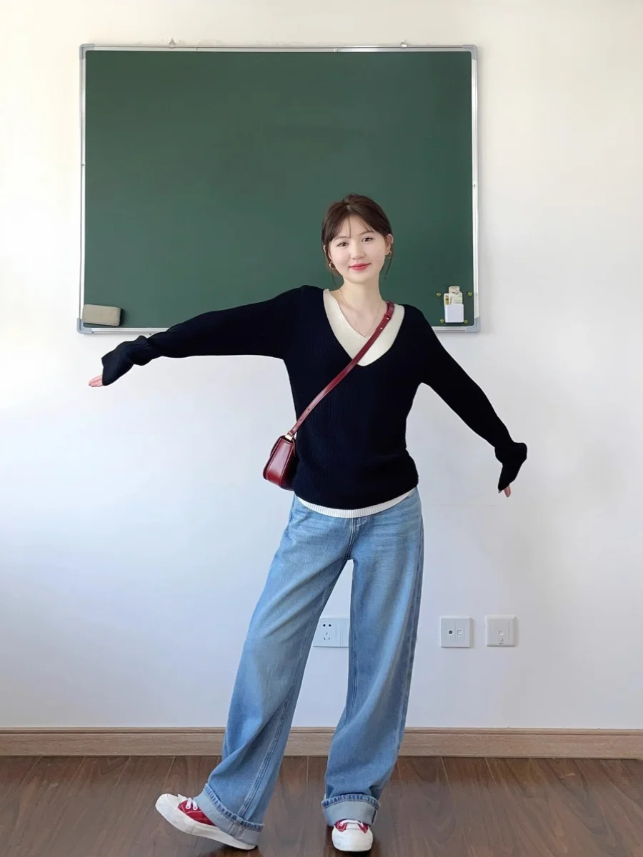 

Fake Two Pieces Contrasting Colors Knitwear Women Spring Long Sleeves V-Neck Slim Undershirt Fashion All-matched Sweater Tops