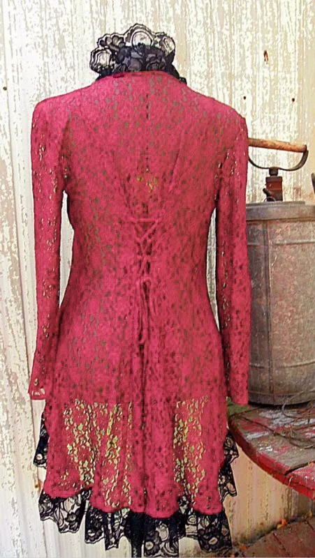 Рисунок 3 - Винтажное женское средневековое платье