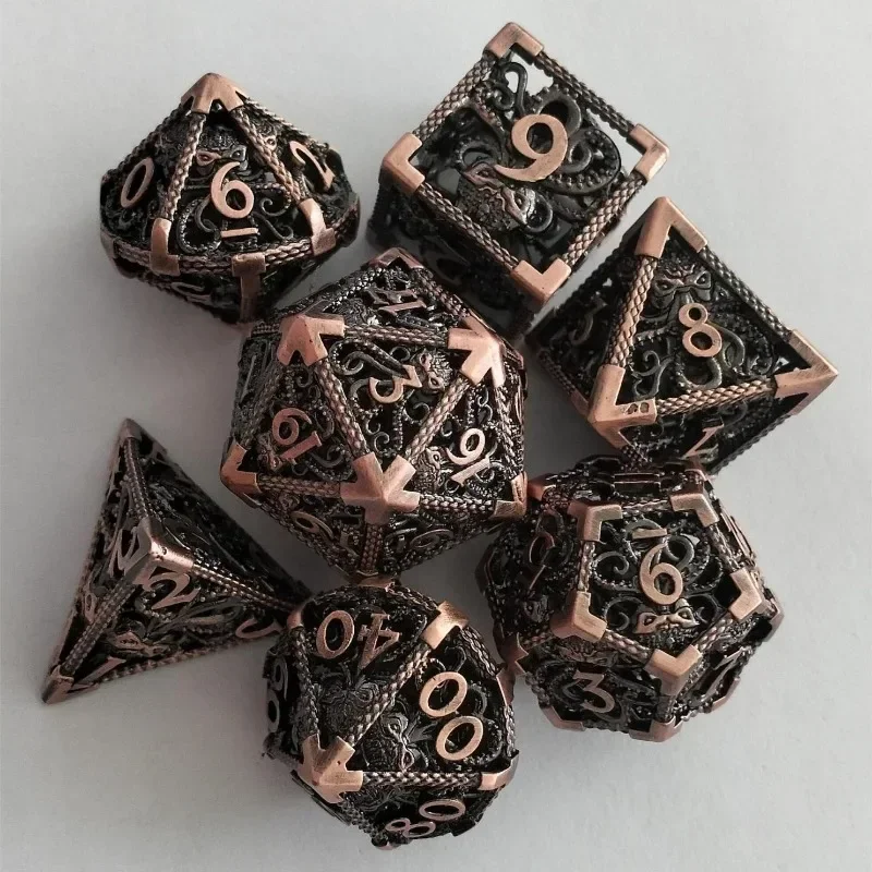 Hollow Metal Dice Set for DND RPG Dragon Engraved Polyhedral Board Game Accessories 7 Pieces Dungeon Master Collector Gift