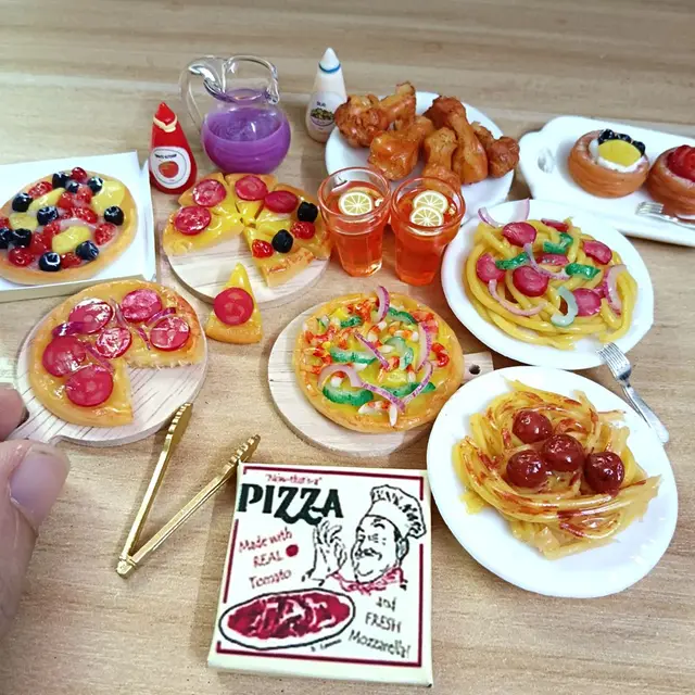 Cute 1/6 Scale Dollhouse Miniature Pizza Chicken Fried Chips Juice Mini Fast Food for Blyth BJD Doll House Kitchen Play Toys 1
