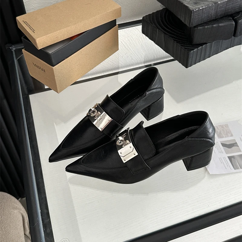 

New Designers Original Top Quality Women Pumps Pointed Thin Heel Dress Shoe Nice Leather Wedding Shoes Feminimo Metal Decoration