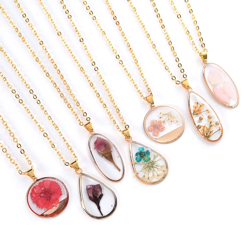 Necklace with dried flowers Clearance