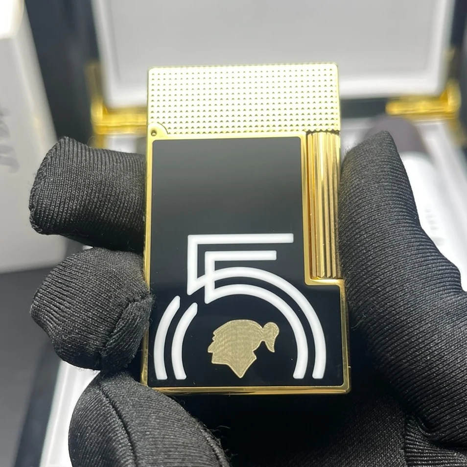 

Роскошные зажигалки с открытым звуком бутановые газовые многоразовые лаковые сигаретные аксессуары для курения Ограниченная серия