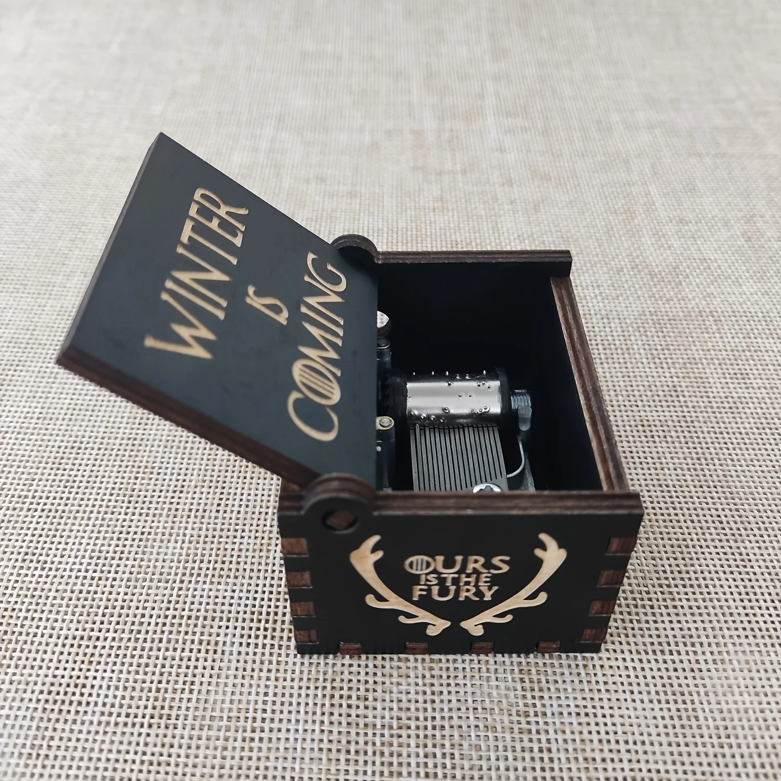 music box 1pc Black Music Box Wooden Antique Carved Hand Cranked Classic Theme Music for Birthday Christmas Gifts Family Decoration