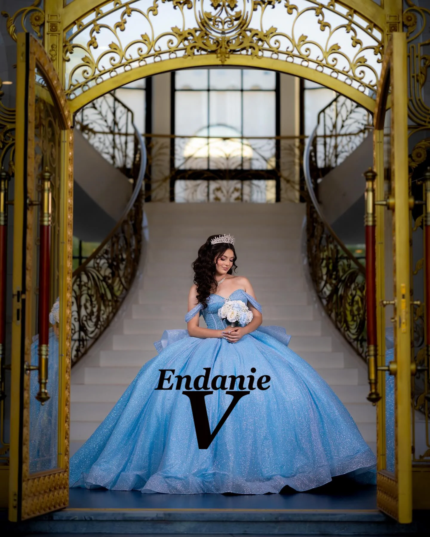 Vendanie Glamorous Tulle Quinceanera Dress Off The Shoulder Rhinestones Cathedral Train Robe Princesse Bleu Femme Customized