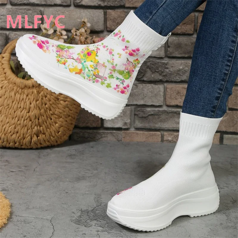 Large Knitted Breathable Sports Casual Shoes for Women New Lightweight Soft Sole Non slip Socks Shoes for Women's Single Shoes