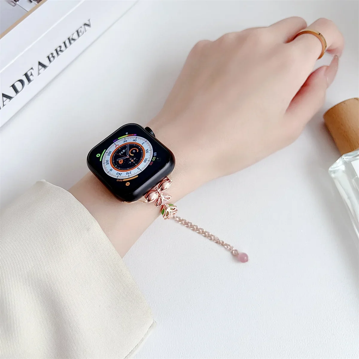 Bracelet de montre pour iWatch 42/44/45/46/49 mm 38/40/41 mm Bracelet de montre tendance en métal pour montres de la série Ultra2 Série 10/9/8/7/6/5/4/3/2/1_voghion.com