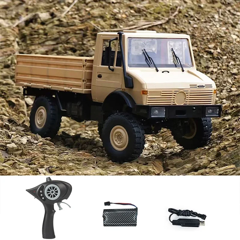 Le RC Crawler LDRC 1/12 4x4 en pleine escalade sur un terrain rocailleux, montrant sa suspension articulée.
