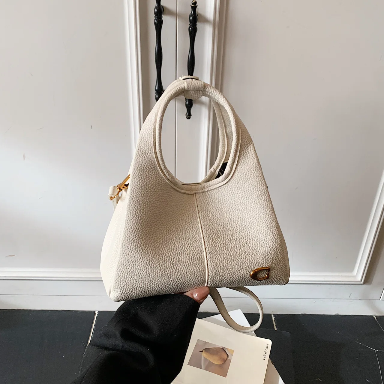 62630 white