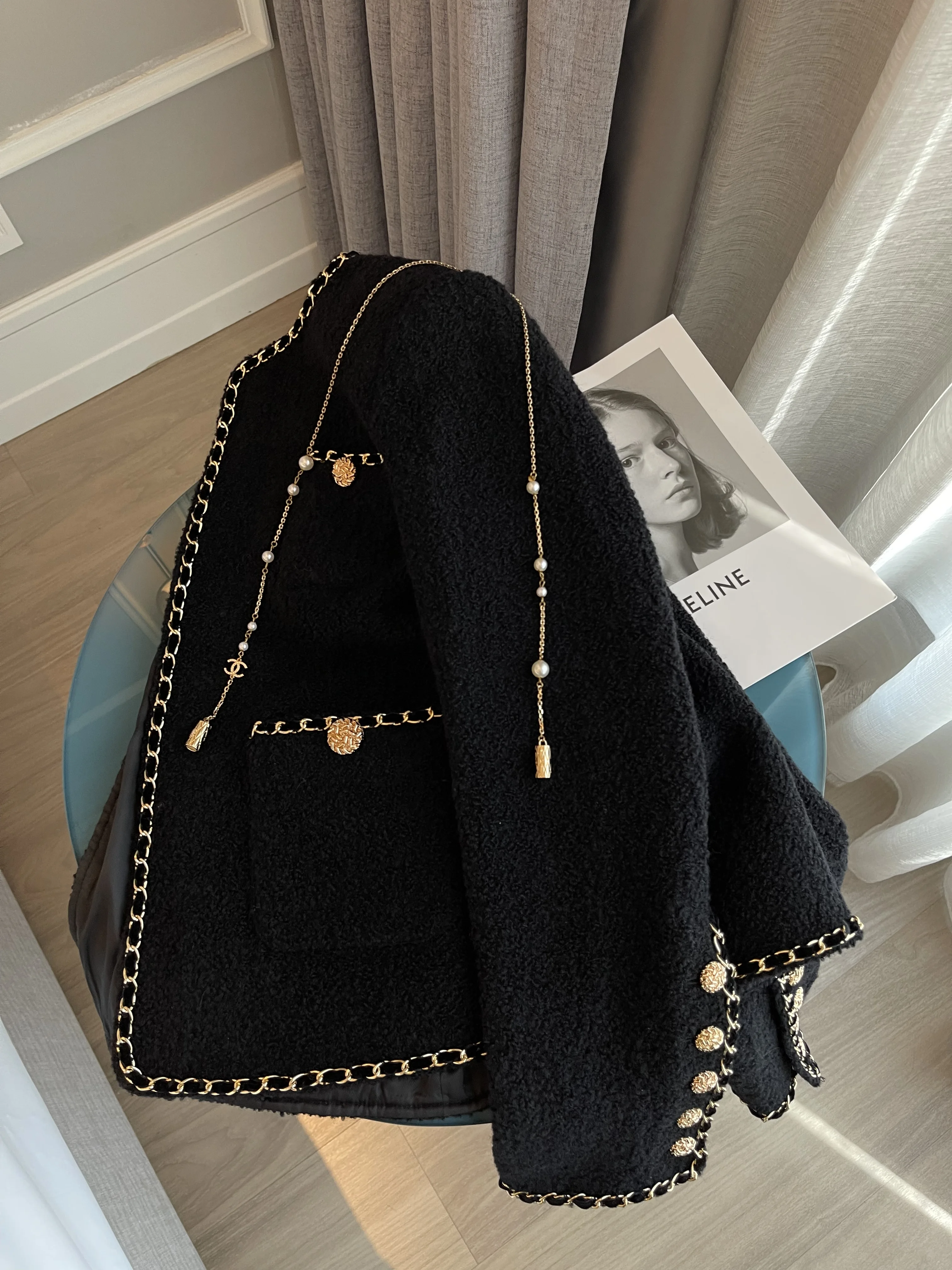 2024 Popular Beautiful Chic Short Fragrance Black Woven Gold-Rimmed Round Neck Suit Jacket Women's Winter Autumn Blazers