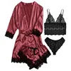 Ensemble pyjama en satin 4 pièces avec robe – Haut de pyjama à bretelles et short avec bordure en dentelle, le pyjama élégant incontournable pour femme
