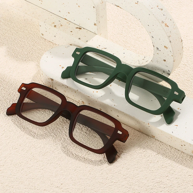 

+1.0+1.5+2.0+2.5+3.0+3.5+4.0 Women Reading Mirror Retro Presbyopia Glasses for Men Frosted Frame Rivet Vintage Reading Glasses