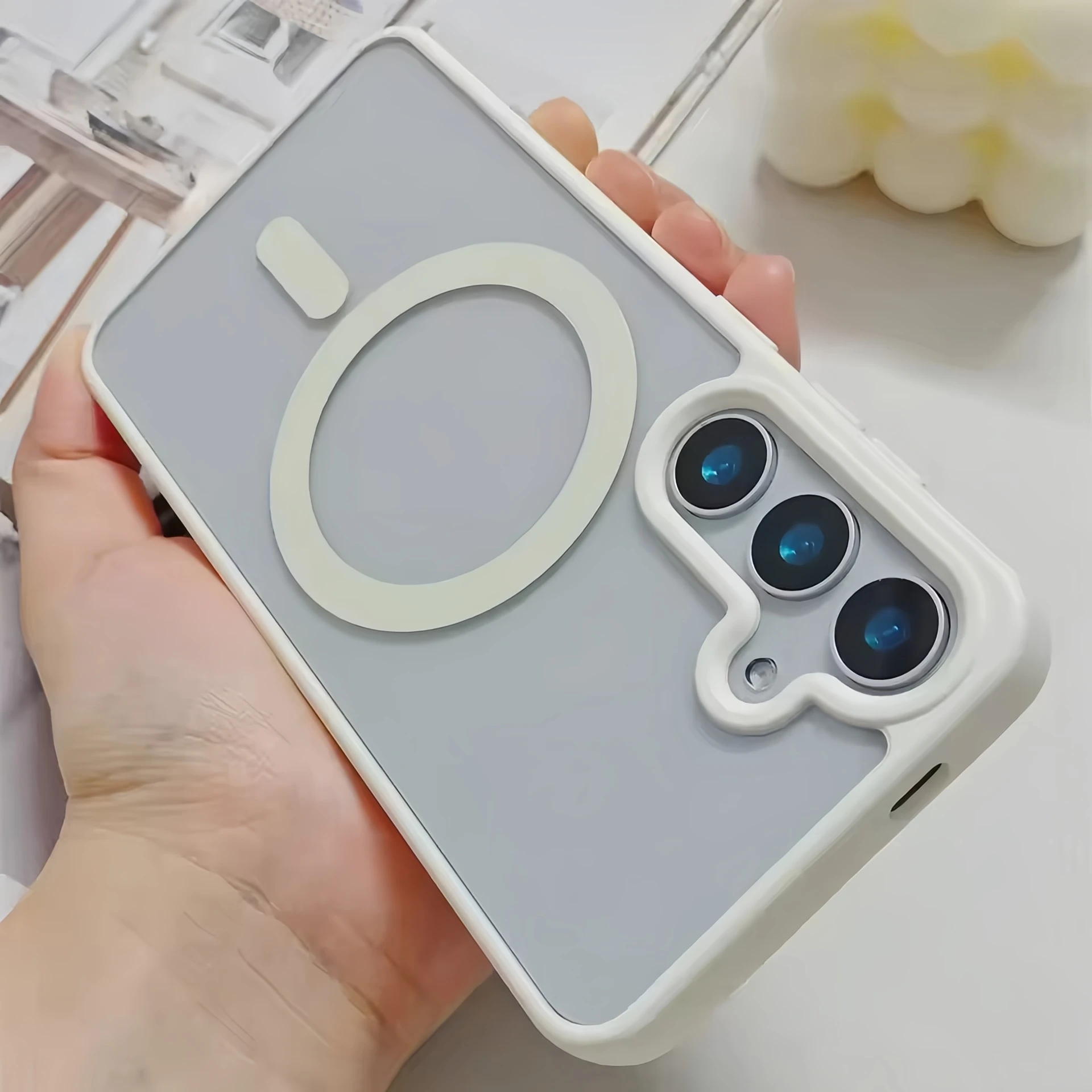 Magnetic Charge Transparent Acrylic Phone Case with MagSafe Compatibility
