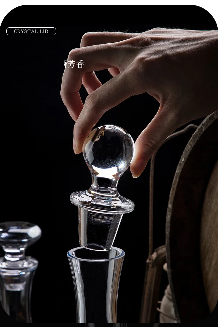 Description Picture 4 of itemCreative Lceberg Decanter Ice Decanter Lead-free Crystal Glass Red Wine Decanter With lid Wine Decanter High-end Gift