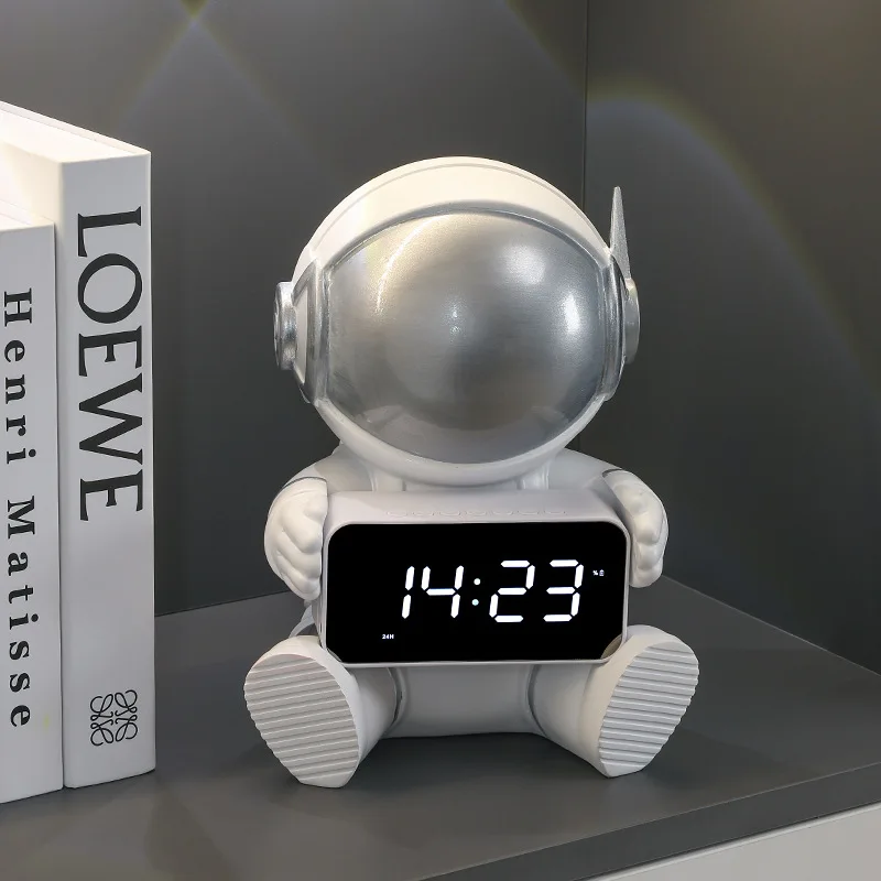 

Creative Living Room Decor Sculptures Figurines Home Decor Astronaut Clock Office Desk Accessories Tv Cabinet Astronaut Statue