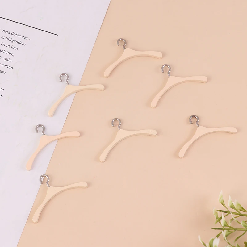 2Pcs/5Pcs 1:12 Dollhouse Miniture Coat Hanger Simulation Decoration Dolls Accessories Kids Pretend Play Toys 3