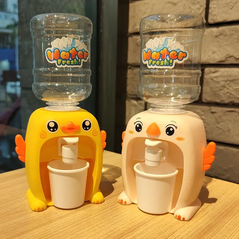Mini fontanella acqua per bambini. Dormitorio da tavolo per piccoli giocattoli da tavolo con