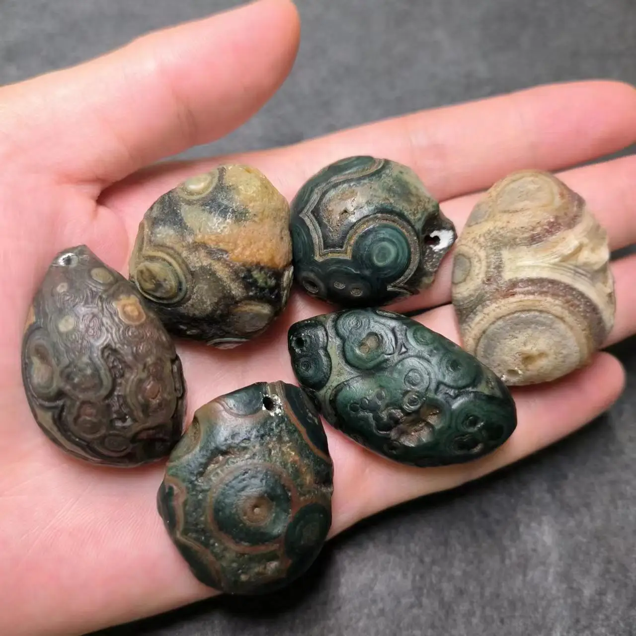 

1pcs/lot Wonderful Nature Natural Stone Mysterious Pattern Alxa Gobi Agate Rough Stone pendant Punch large size strong energy