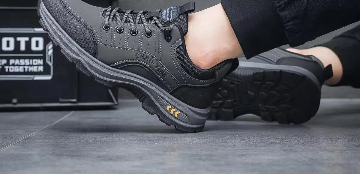 ربيع 2025 أحذية رجالية عصرية للرياضات الخارجية كاجوال مضادة للانزلاق ومقاومة للاهتراء لتسلق الجبال أحذية عمل مريحة متعددة الاستخدامات...