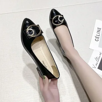 Scarpe da donna con tacco grosso Scarpe da ufficio con tacco basso ed elegante Décolleté da donna con punta quadrata Calzature popolari chic all'ingrosso Ultime 1