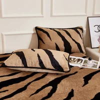 Winter new tiger pattern fast warming imitation rabbit plush mattress thickened plush mattress protective cover dust-proof 2