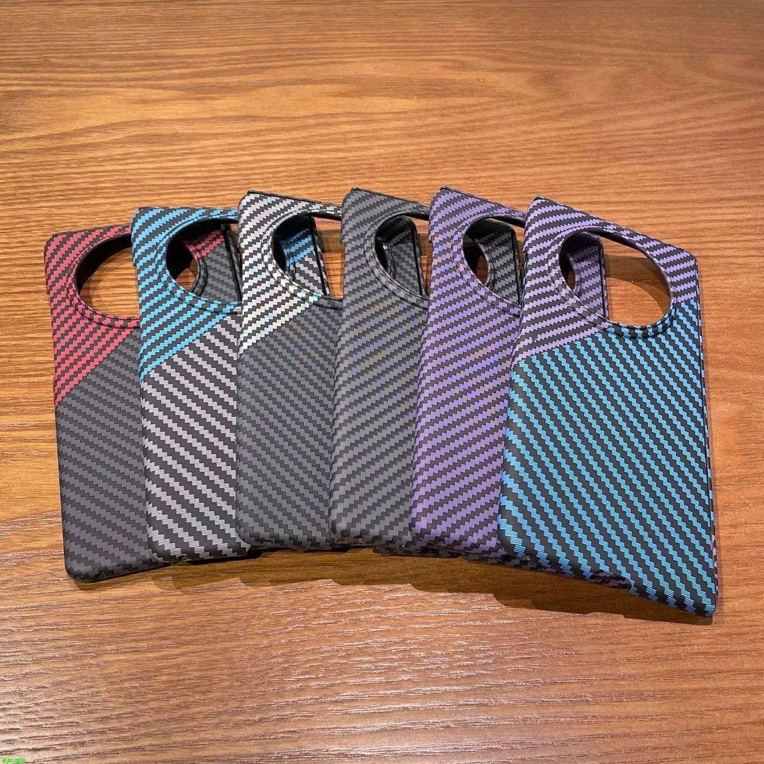 Sleek Carbon Fiber Texture PC Case with Ultra-Thin Shockproof Protection in Splicing Colors