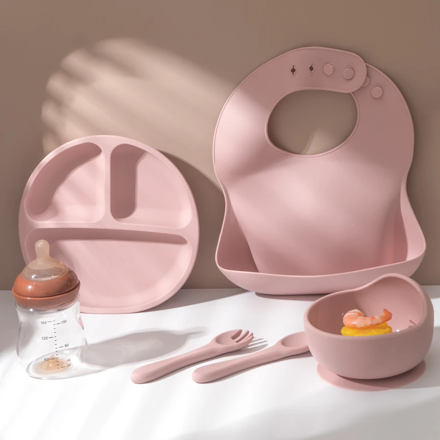 5Pcs Baby Silicone Feeding Set Round Dining Plate Sucker Bowl Dishes For Kids Baby Waterproof Bib Spoon Children's Tableware 2