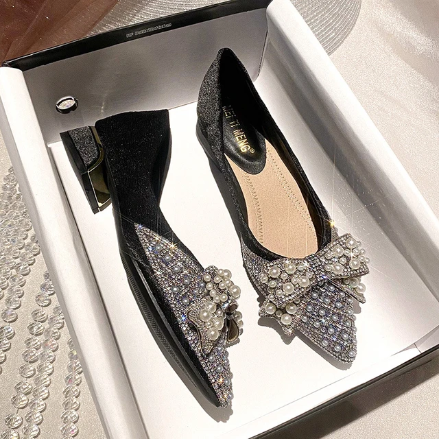 Scarpe a punta con fiocco di strass