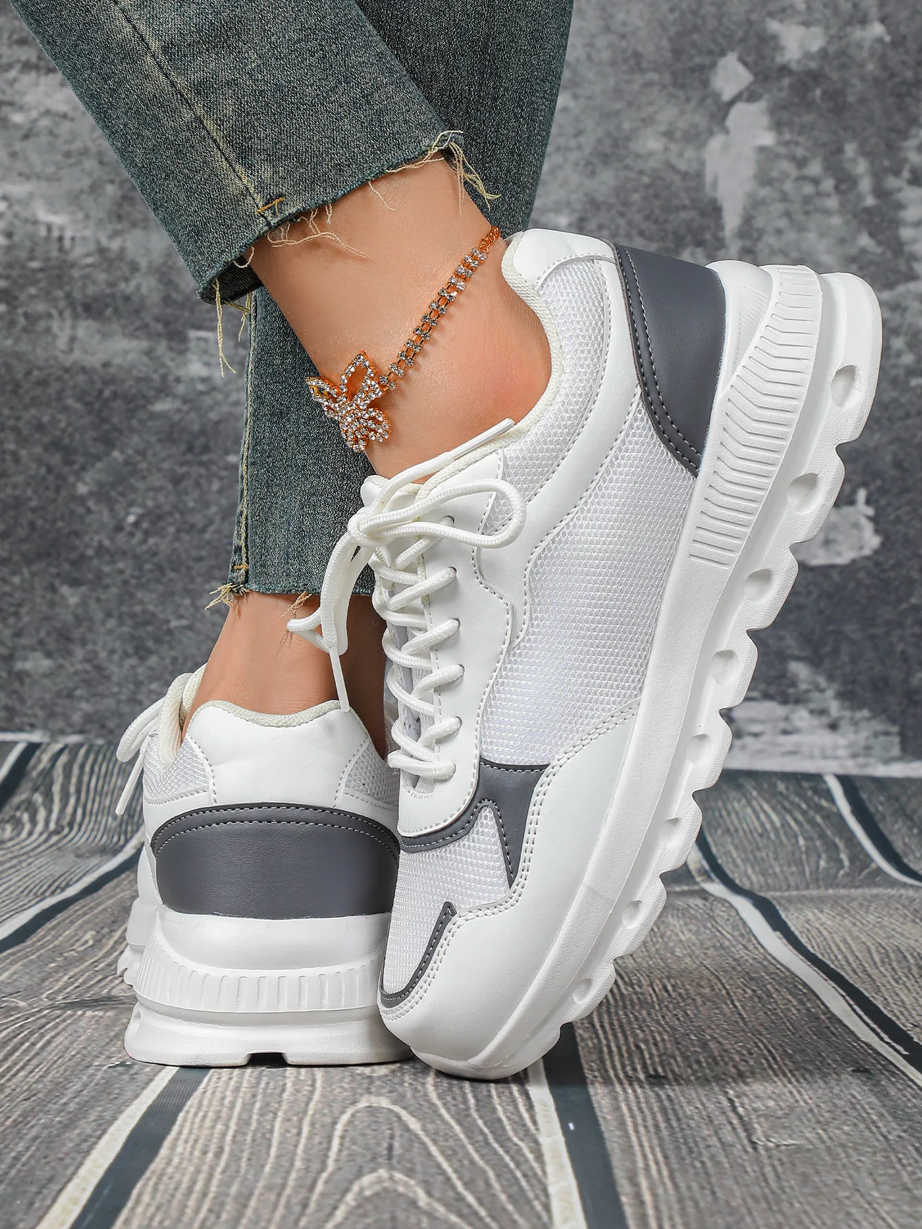 VEAMORS Mesh Running Shoes - Lifestyle Image 4