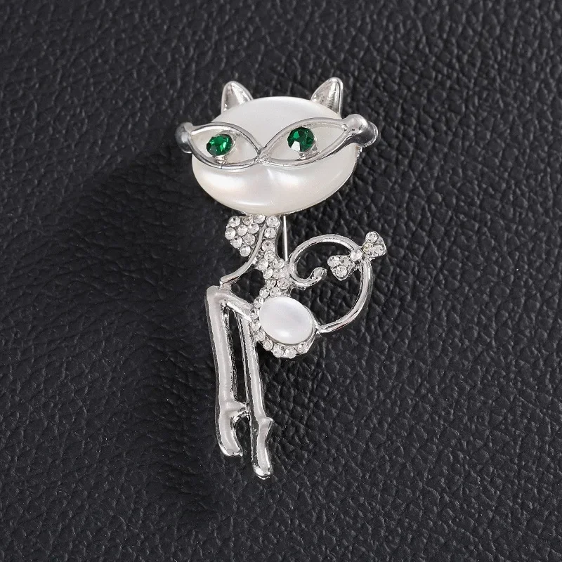 Cute Little Cat Cat Eye Stone Brooch High-end Korean Crystal Collar Needle Cat Girl Personalized Clothes Decor Accessories