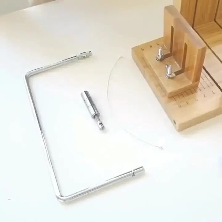 Acquista Utensile da taglio per taglierina per sapone fatto a mano, spessore regolabile con affettatrice per filo scala in Italia a partire da 92