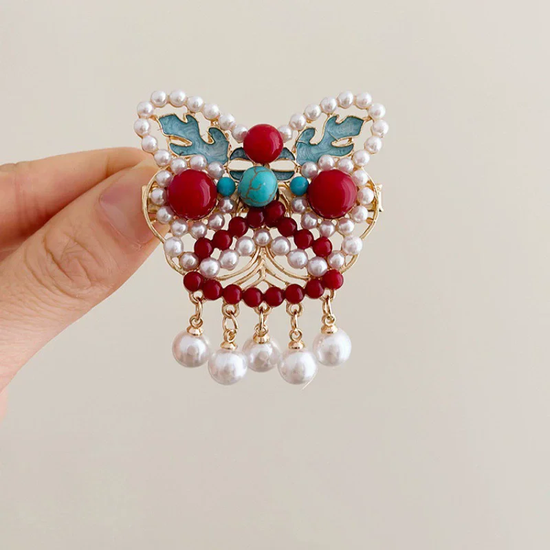 Cute Lion's Head Shape Brooches for Women Imitation Pearl Tassel Brooch Pins Blue Enamel Enamel Oil Red Beads Animal Jewelry