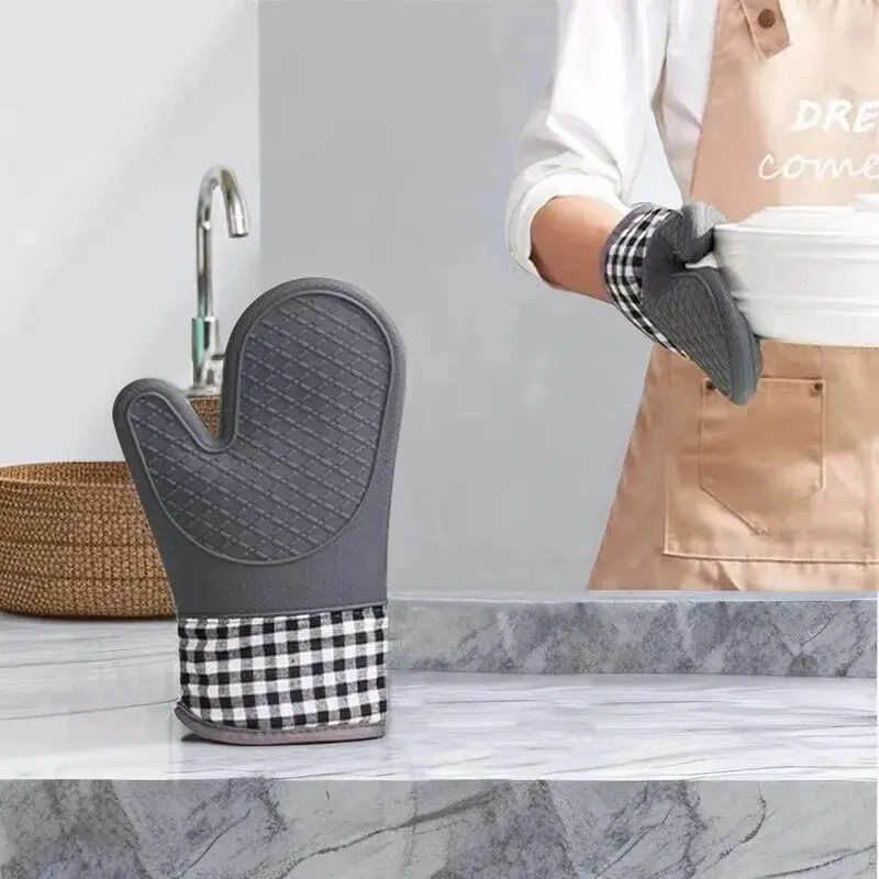 Silicone insulated glove anti slip lengthened thickened high-temperature resistant kitchen anti scalding device