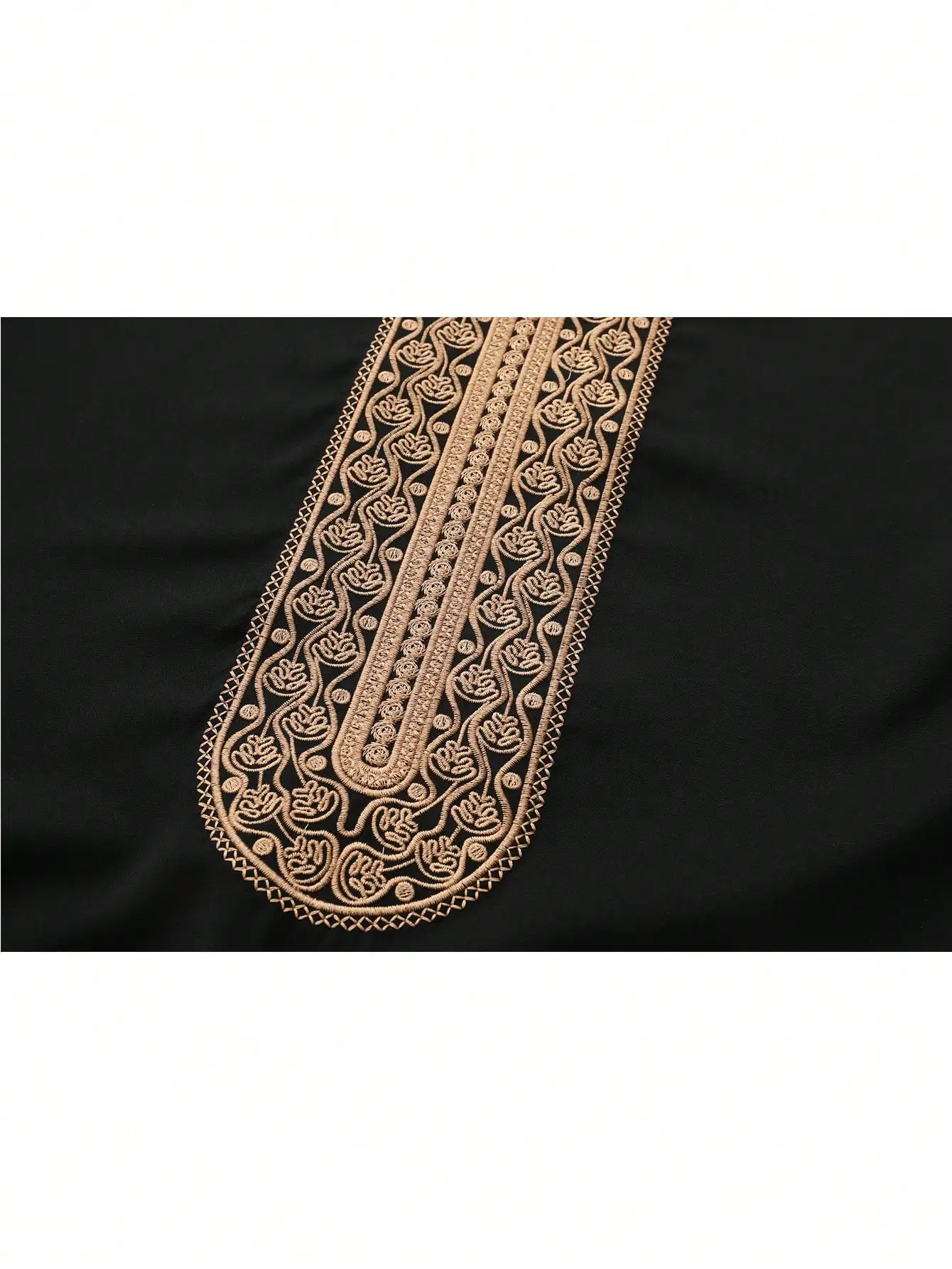 النمط المغربي التقليدي، رداء رجالي مسلم، رداء مطرز...