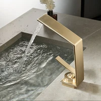 ร่วมสมัย Luxury Brushed Gold อ่างล้างหน้า Hot & Cold Water Mixer ก๊อกน้ําห้องน้ําอ่างล้างจานน้ําตก Spout ผสมอ่างล้างหน้าก๊อกโลหะ 3