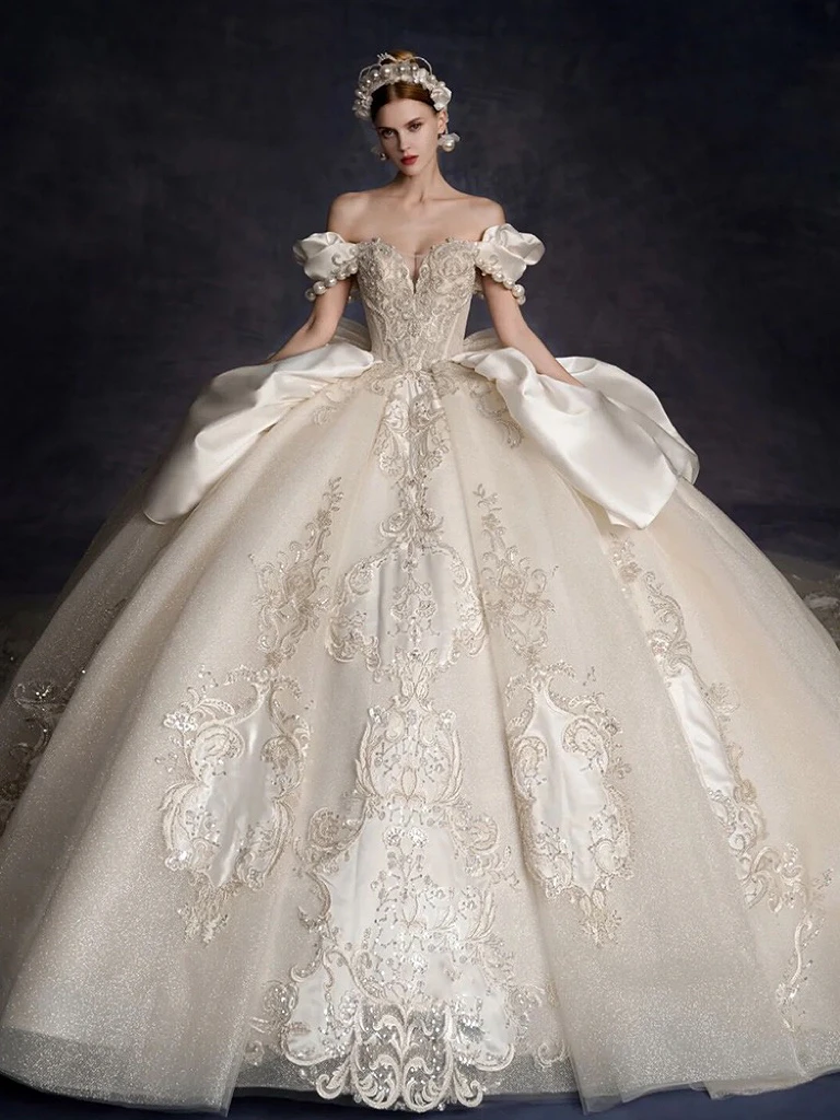 Luxury Wedding Dresses Vintage Bow Sleeveless Off Shoulder Pearl Lace  Appliques