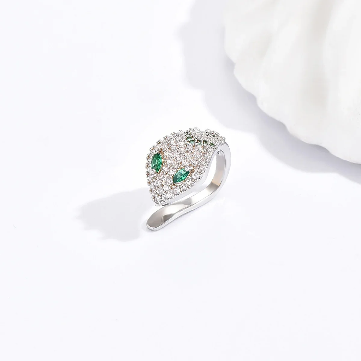 YCP New Original Design Fashion Trend Shining Micro-inlaid Zircon Green Eye Exotic Spirit Snake Ear Bone Clip Earrings 2