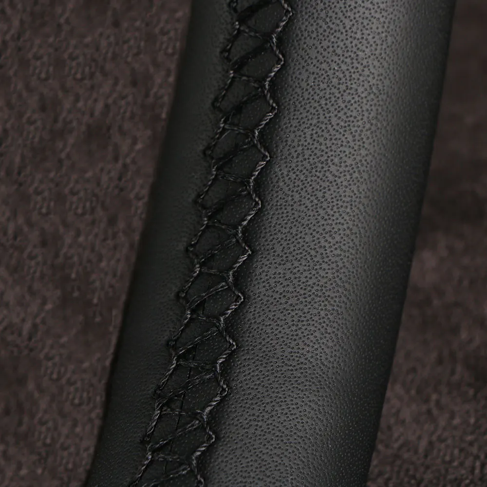 Luxuriöser Lenkradbezug aus Kohlefaser und Leder, rutschfest, komfortabler Griff, universell, 38 cm, Auto-Innenzubehör ﻿ – Detail 7