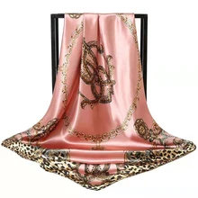 

2021 New Luxury Brand High-quality Silk Printed Square Scarf Smooth And Soft Bib Accessories Women's Fashion Hat