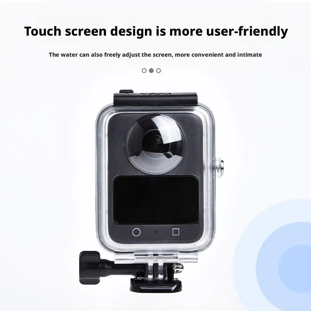 Étui étanche DJI Osmo Action 360° 45m monté sur un support, montrant sa robustesse pour la plongée.