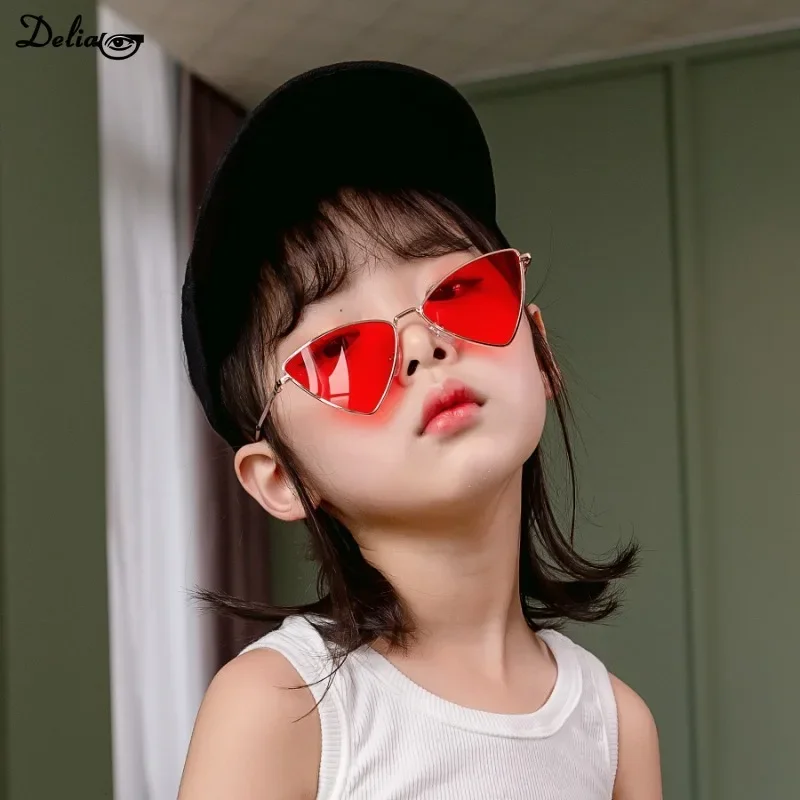 Cat Eye Sunglasses Kids Fashion Luxury Sunglasses UV400 Children Metal Triangle Cool Pink Sun Glasses Girls Boys