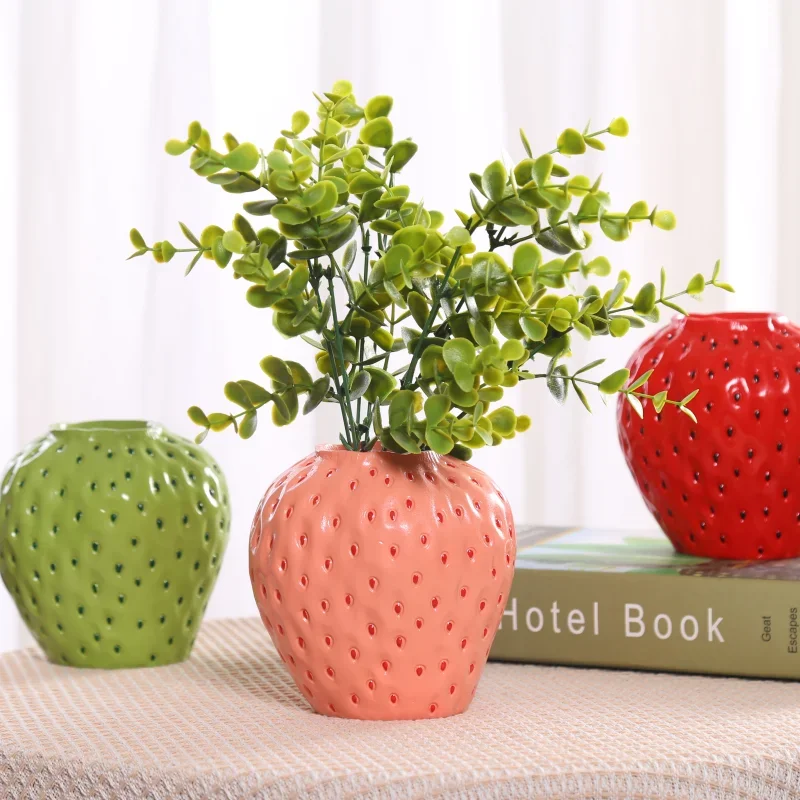 Cute strawberry vase resin vase room flower arrangement accessories fruit pot flower pot home decoration accessories 2