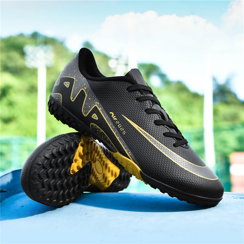 Description Picture 4 of itemMen Football Shoes Society Soccer Boy Shoes Sneaker Unisex Professional Non Slip Long Spikes Quality Outdoor Football Boots Kids