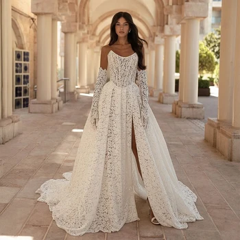 Abito da Sposa Personalizzato con Spacco Alto e Dettagli in Pizzo, Vestito da Sposa Stile Ball Gown per Occasioni Speciali